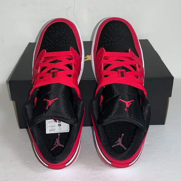 Jordan 1 Low Black Very Berry GS 7Y/8.5W - Picture 4 of 6